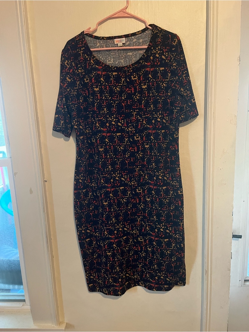 LuLaRoe Julia Dress 2XL (size 14-16) Stretch Knit. FormFit Geometric Print